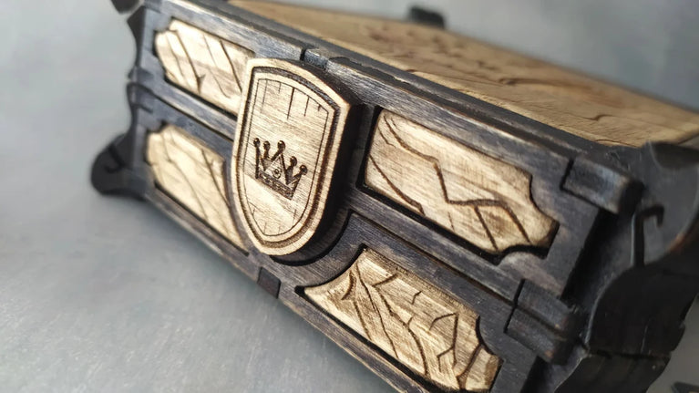 Weathered Royal Dice Box